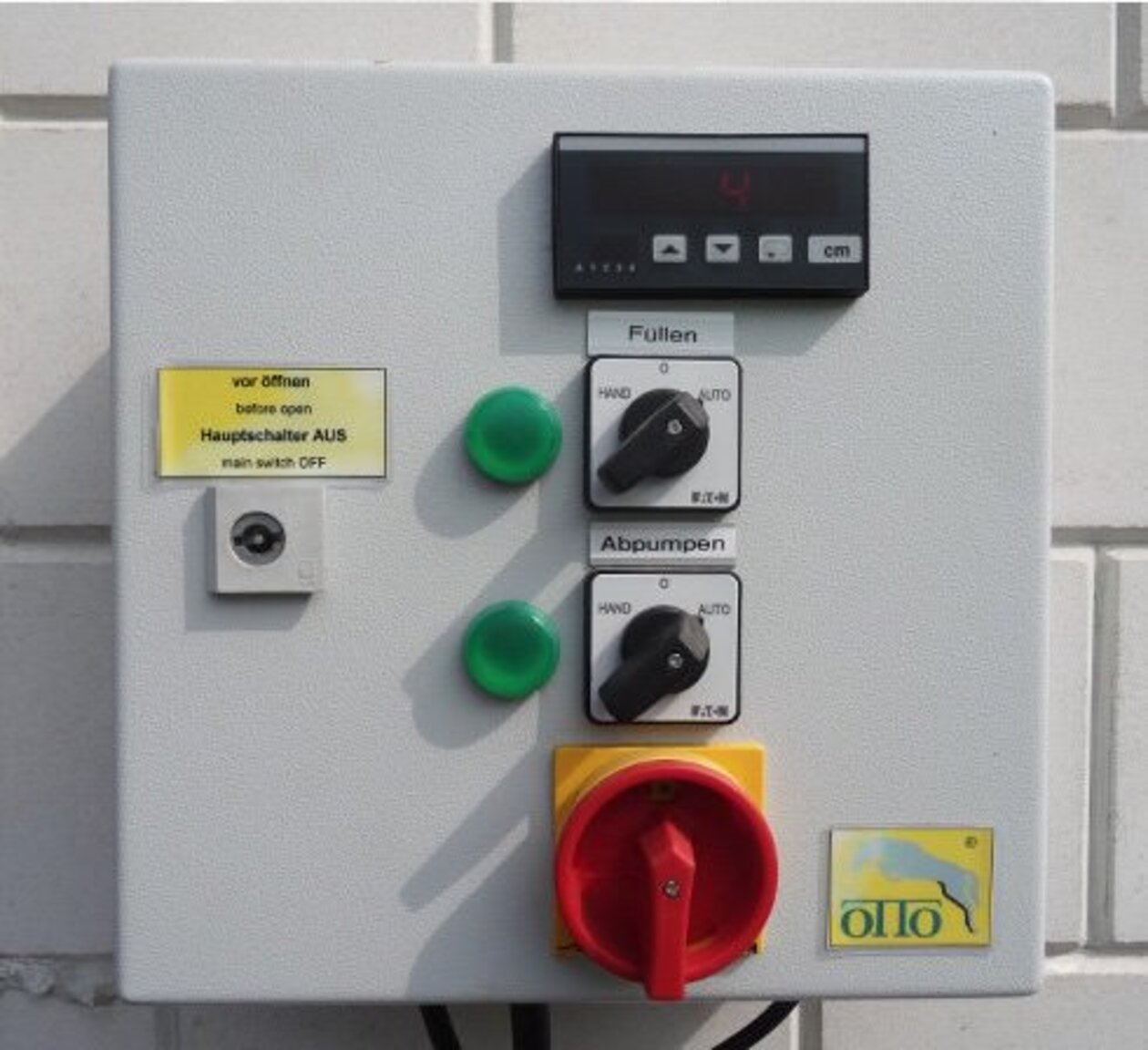 Kontroll-Panel zur Steuerung des Wasserpegels