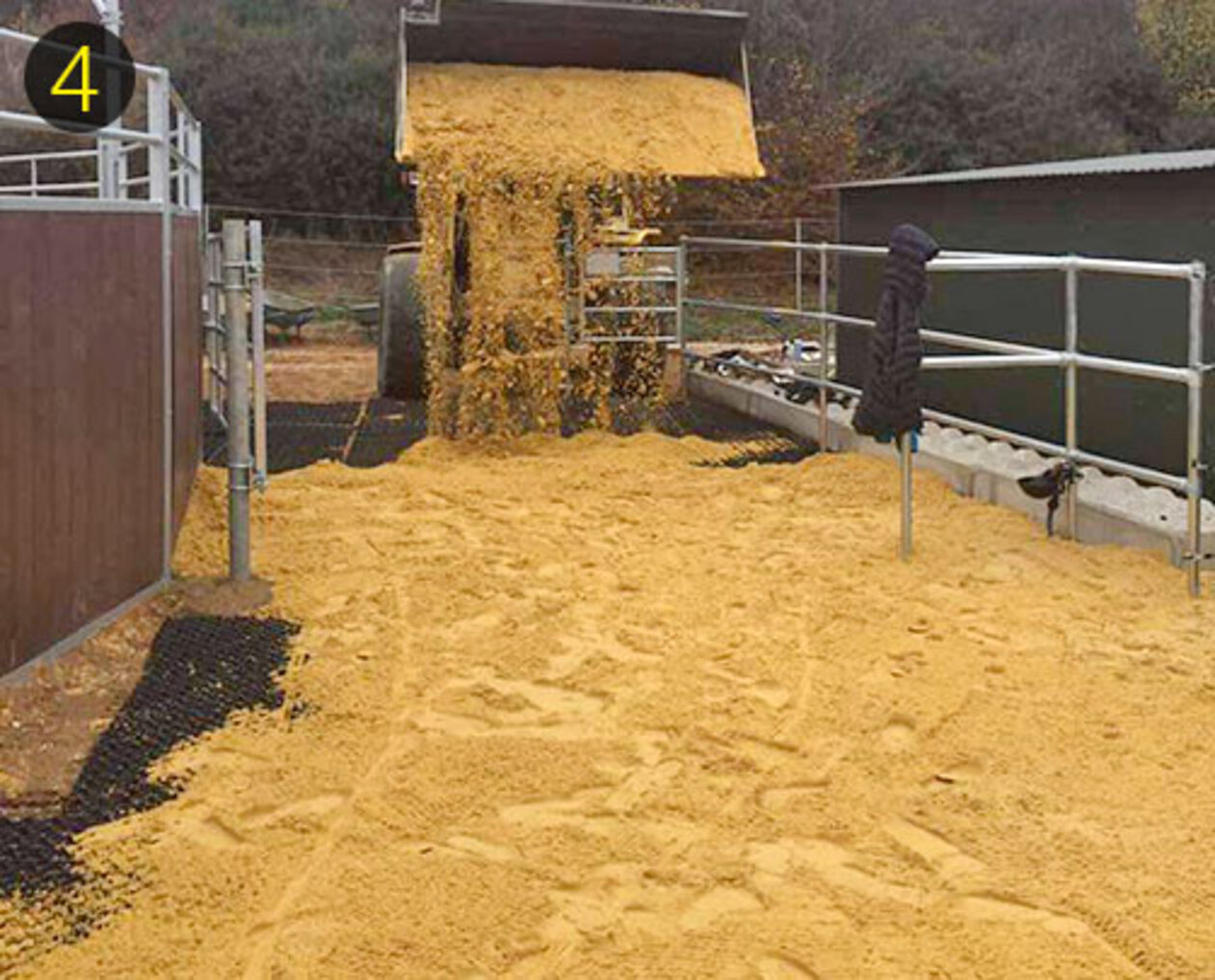 Layer of washed fine, clay-free sand